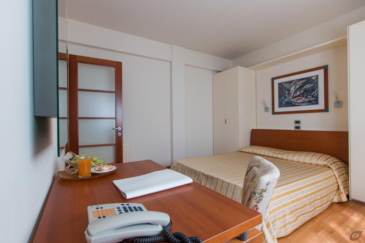 Verdeluna Aparthotel Marina di Pietrasanta Eksteriør bilde